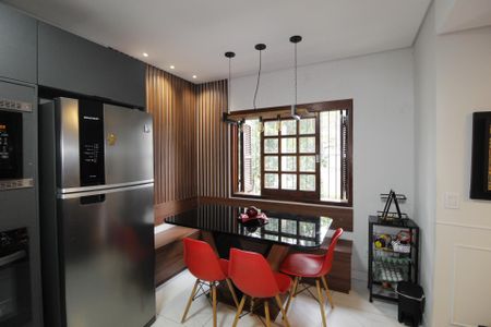 Casa à venda com 340m², 4 quartos e 4 vagasCozinha