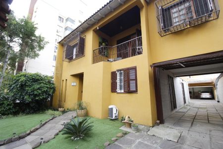 Casa à venda com 340m², 4 quartos e 4 vagasFachada