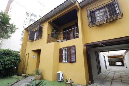 Casa à venda com 340m², 4 quartos e 4 vagasFachada