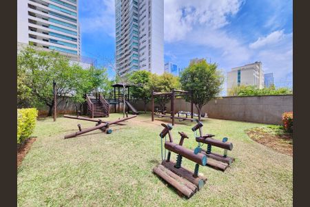 Apartamento à venda com 274m², 4 quartos e 5 vagas Apartamento à venda com 274m², 4 quartos e 5 vagasPlayground