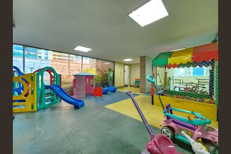 Apartamento à venda com 274m², 4 quartos e 5 vagas Apartamento à venda com 274m², 4 quartos e 5 vagasBrinquedoteca