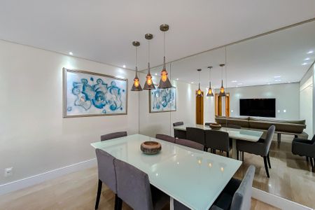 Apartamento para alugar com 124m², 3 quartos e 3 vagas Apartamento para alugar com 124m², 3 quartos e 3 vagasSala de Jantar