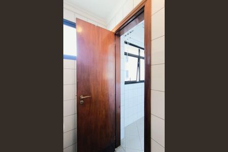 Apartamento à venda com 110m², 3 quartos e 2 vagas Apartamento à venda com 110m², 3 quartos e 2 vagasBanheiro de Serviço