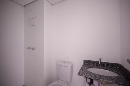 Apartamento à venda com 70m², 2 quartos e 1 vaga Apartamento à venda com 70m², 2 quartos e 1 vagaBanheiro Social