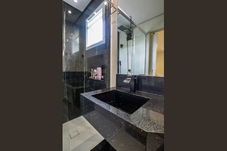 Casa de condomínio para alugar com 150m², 3 quartos e 2 vagas Casa de condomínio para alugar com 150m², 3 quartos e 2 vagasBanheiro da Suíte 1