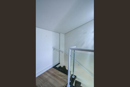 Casa de condomínio para alugar com 150m², 3 quartos e 2 vagas Casa de condomínio para alugar com 150m², 3 quartos e 2 vagasEscada