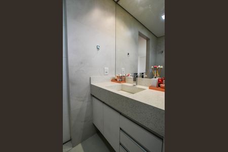 Casa de condomínio para alugar com 150m², 3 quartos e 2 vagas Casa de condomínio para alugar com 150m², 3 quartos e 2 vagasBanheiro da Suíte 3