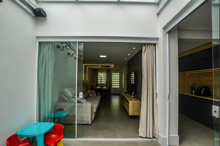 Casa de condomínio para alugar com 150m², 3 quartos e 2 vagas Casa de condomínio para alugar com 150m², 3 quartos e 2 vagasQuintal