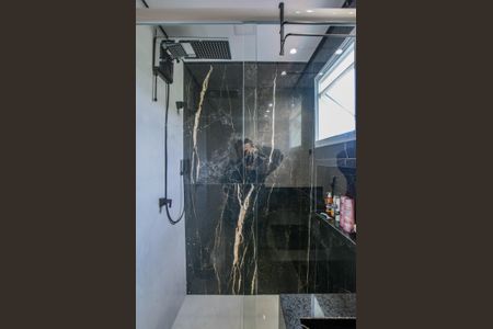 Casa de condomínio para alugar com 150m², 3 quartos e 2 vagas Casa de condomínio para alugar com 150m², 3 quartos e 2 vagasBanheiro da Suíte 1