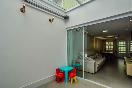 Casa de condomínio para alugar com 150m², 3 quartos e 2 vagas Casa de condomínio para alugar com 150m², 3 quartos e 2 vagasQuintal