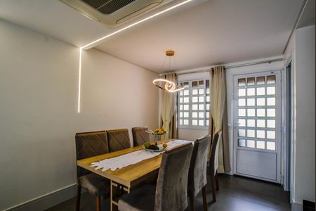 Casa de condomínio para alugar com 150m², 3 quartos e 2 vagas Casa de condomínio para alugar com 150m², 3 quartos e 2 vagasSala