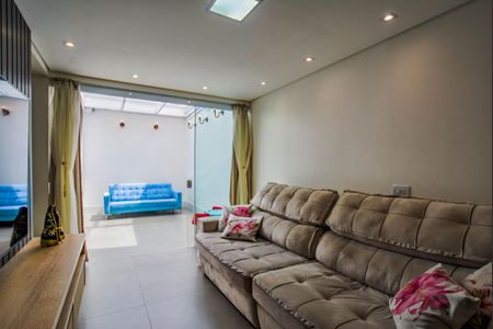 Casa de condomínio à venda com 150m², 3 quartos e 2 vagasSala