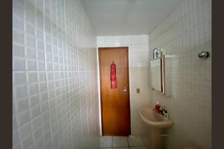 Banheiro de apartamento para alugar com 1 quarto, 48m² em Caiçara, Praia Grande