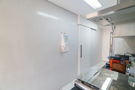 Apartamento à venda com 100m², 2 quartos e 2 vagas Apartamento à venda com 100m², 2 quartos e 2 vagasCozinha