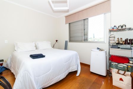 Apartamento à venda com 124m², 3 quartos e 2 vagas Apartamento à venda com 124m², 3 quartos e 2 vagasSuíte