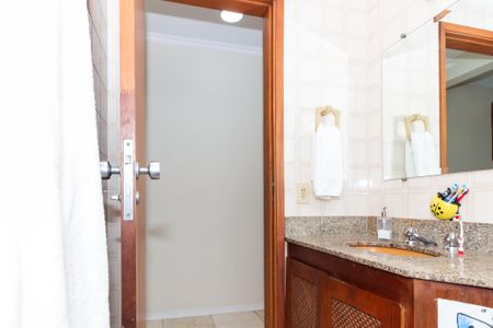 Apartamento à venda com 124m², 3 quartos e 2 vagas Apartamento à venda com 124m², 3 quartos e 2 vagasBanheiro Social