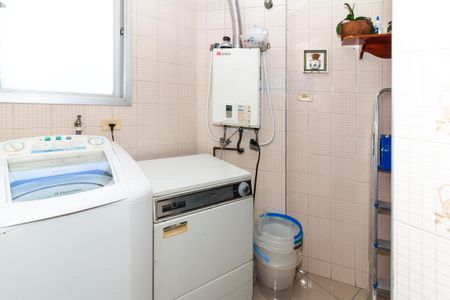 Apartamento à venda com 124m², 3 quartos e 2 vagas Apartamento à venda com 124m², 3 quartos e 2 vagasÁrea de Serviço