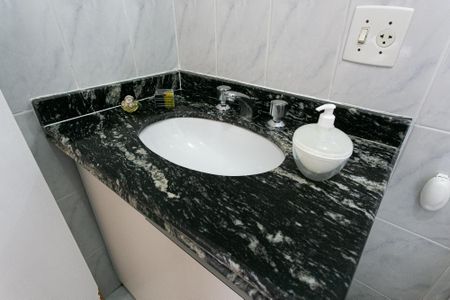 Apartamento à venda com 56m², 2 quartos e 1 vaga Apartamento à venda com 56m², 2 quartos e 1 vagaBanheiro