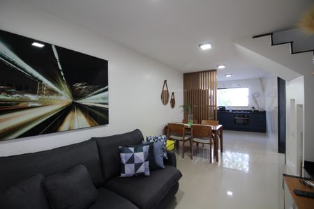 Sala de casa de condomínio à venda com 3 quartos, 150m² em Jacarepaguá, Rio de Janeiro