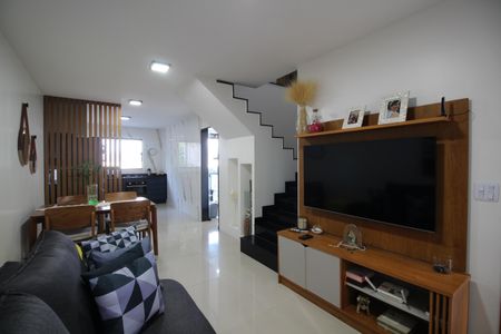 Sala de casa de condomínio à venda com 3 quartos, 150m² em Jacarepaguá, Rio de Janeiro