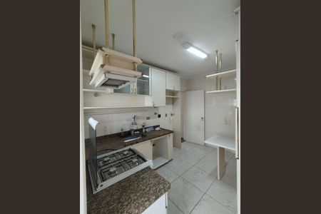 Apartamento à venda com 229m², 3 quartos e 3 vagas Apartamento à venda com 229m², 3 quartos e 3 vagasCozinha