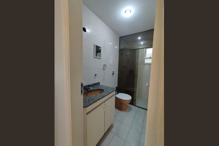 Apartamento à venda com 229m², 3 quartos e 3 vagas Apartamento à venda com 229m², 3 quartos e 3 vagasBanheiro 2