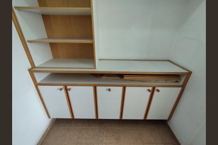 Apartamento à venda com 229m², 3 quartos e 3 vagas Apartamento à venda com 229m², 3 quartos e 3 vagasQuarto de Serviço