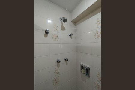 Apartamento à venda com 229m², 3 quartos e 3 vagas Apartamento à venda com 229m², 3 quartos e 3 vagasBanheiro 2