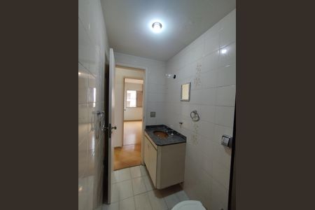 Apartamento à venda com 229m², 3 quartos e 3 vagas Apartamento à venda com 229m², 3 quartos e 3 vagasBanheiro 2