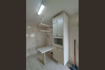 Apartamento à venda com 229m², 3 quartos e 3 vagas Apartamento à venda com 229m², 3 quartos e 3 vagasCozinha