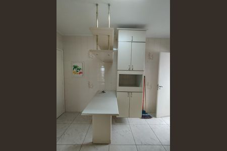 Apartamento à venda com 229m², 3 quartos e 3 vagas Apartamento à venda com 229m², 3 quartos e 3 vagasCozinha