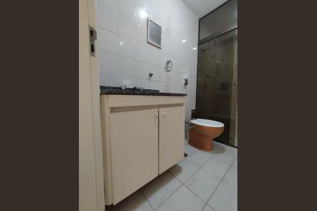 Apartamento à venda com 229m², 3 quartos e 3 vagas Apartamento à venda com 229m², 3 quartos e 3 vagasBanheiro