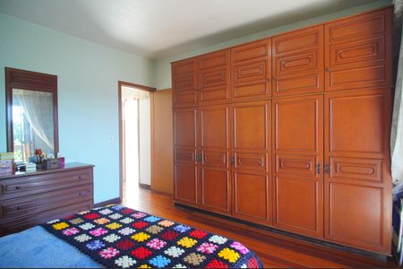 Casa à venda com 184m², 4 quartos e 2 vagasQuarto 2