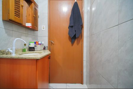Casa à venda com 184m², 4 quartos e 2 vagasBanheiro 2