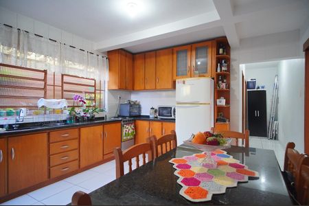 Casa à venda com 184m², 4 quartos e 2 vagasCozinha