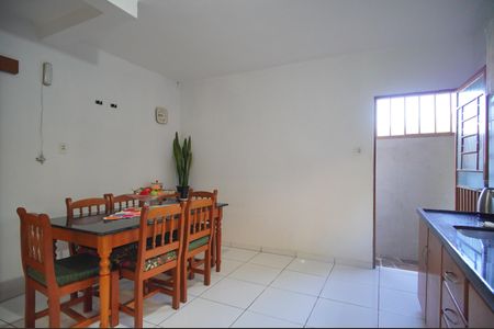 Casa à venda com 184m², 4 quartos e 2 vagasCozinha