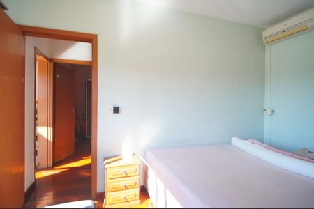 Casa à venda com 184m², 4 quartos e 2 vagasQuarto 4