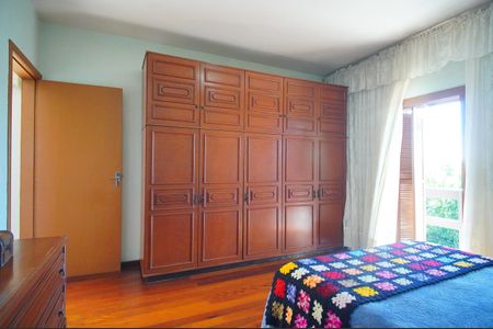 Casa à venda com 184m², 4 quartos e 2 vagasQuarto 2