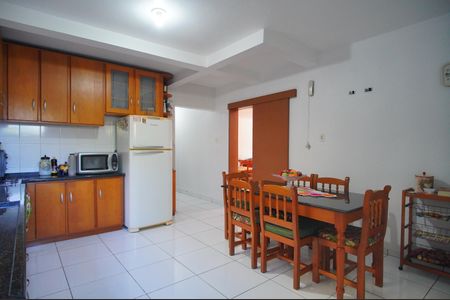 Casa à venda com 184m², 4 quartos e 2 vagasCozinha