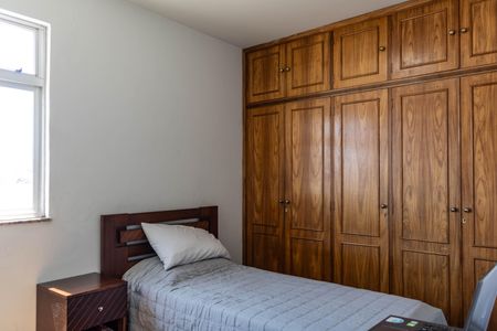 Quarto 1 de apartamento para alugar com 2 quartos, 68m² em Calafate, Belo Horizonte