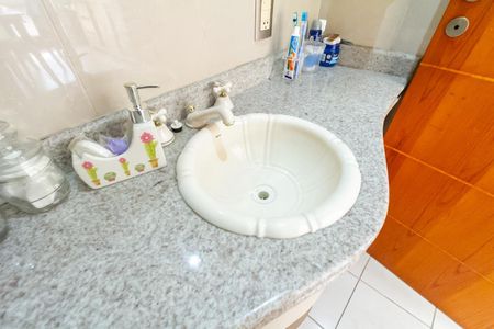 Casa à venda com 287m², 3 quartos e 3 vagas Casa à venda com 287m², 3 quartos e 3 vagasBanheiro Social