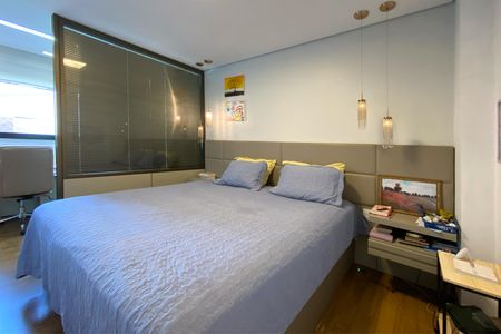 Apartamento à venda com 238m², 4 quartos e 5 vagas Apartamento à venda com 238m², 4 quartos e 5 vagasSuite