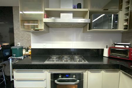 Apartamento à venda com 238m², 4 quartos e 5 vagas Apartamento à venda com 238m², 4 quartos e 5 vagasCozinha