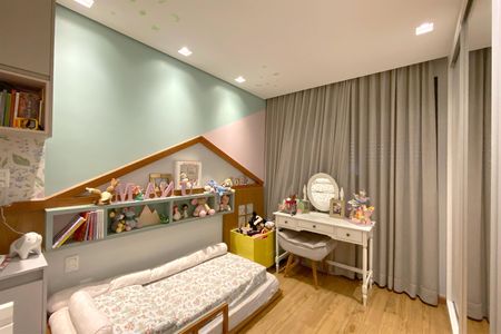 Apartamento à venda com 238m², 4 quartos e 5 vagas Apartamento à venda com 238m², 4 quartos e 5 vagasQuarto 2