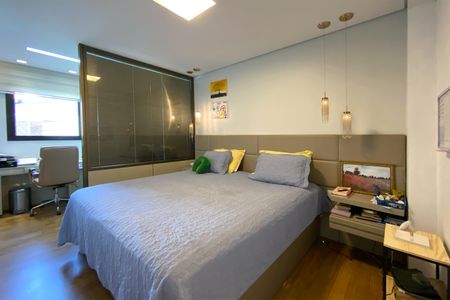 Apartamento à venda com 238m², 4 quartos e 5 vagas Apartamento à venda com 238m², 4 quartos e 5 vagasSuite