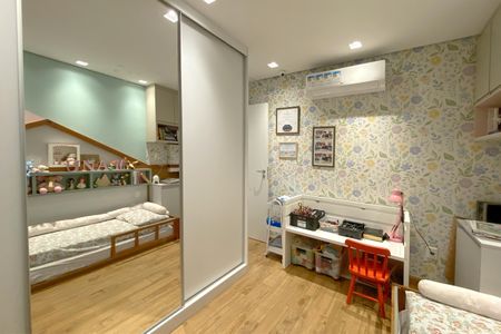 Apartamento à venda com 238m², 4 quartos e 5 vagas Apartamento à venda com 238m², 4 quartos e 5 vagasQuarto 2