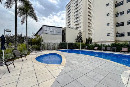 Apartamento à venda com 133m², 3 quartos e 2 vagasÁrea comum - Piscina