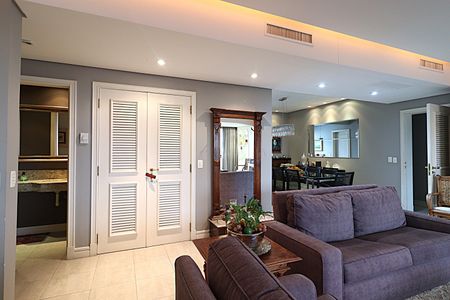 Sala de apartamento à venda com 4 quartos, 200m² em Rio Branco, Porto Alegre
