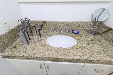 Apartamento à venda com 200m², 4 quartos e 3 vagasBanheiro da Suíte 3