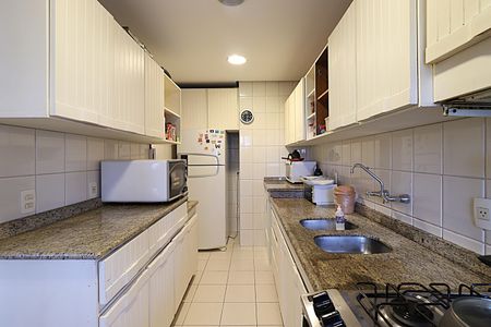 Apartamento à venda com 200m², 4 quartos e 3 vagasCozinha